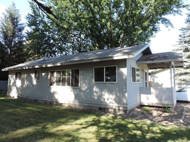 Photo - 355 W 6th St