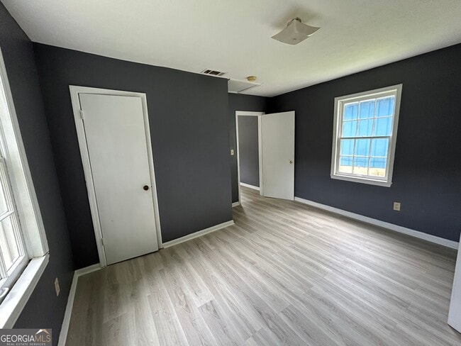 Photo - 104 Foch St