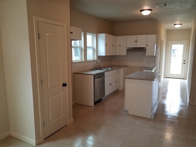 Photo - 1016 Center St