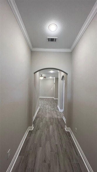1004 Hardaway Ln