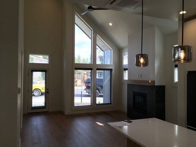 Photo - 145 W Heising Dr