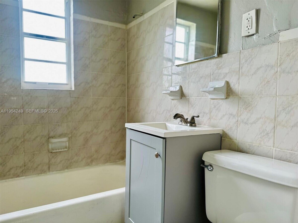 Photo - 1801 NW 54th St Unit 19