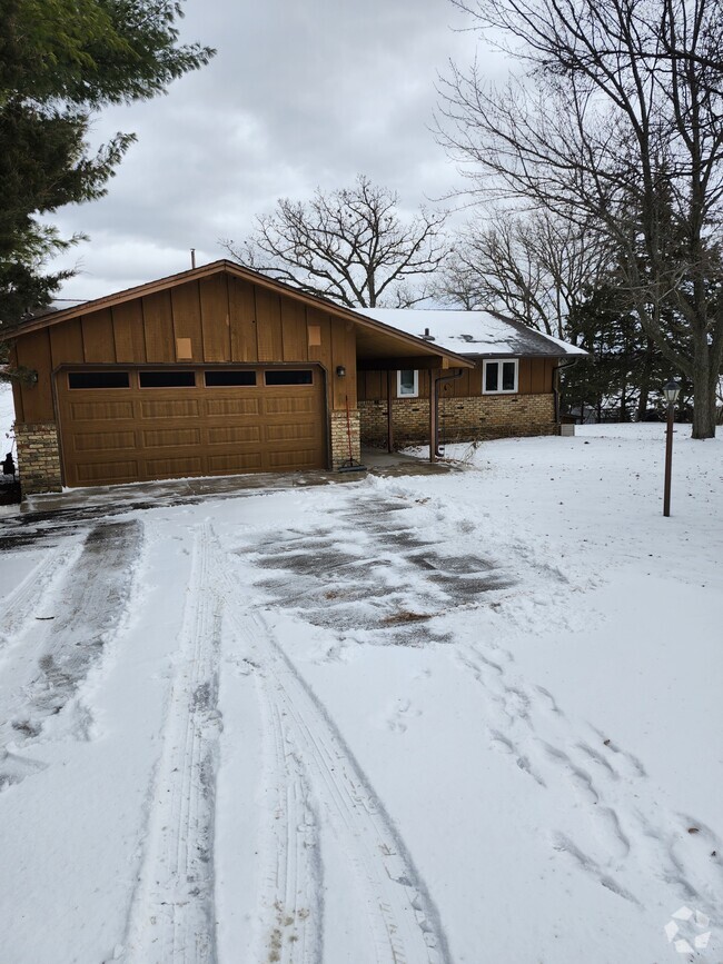 Building Photo - 26785 Fremont Dr Rental