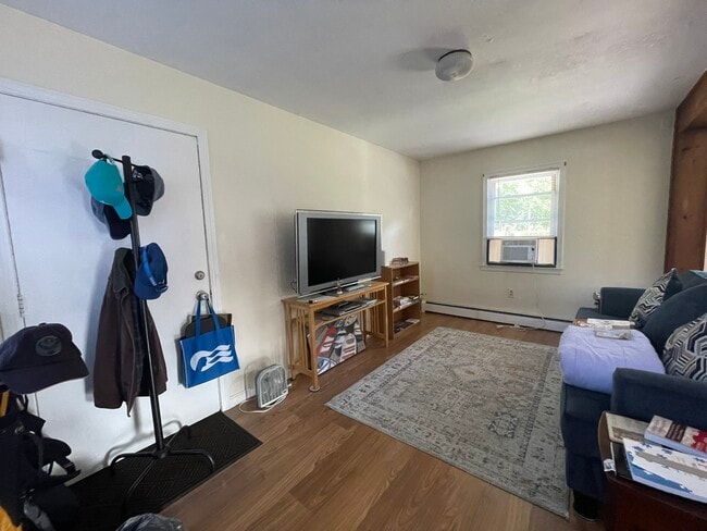 28 Gurley Rd Unit 28 Gurley