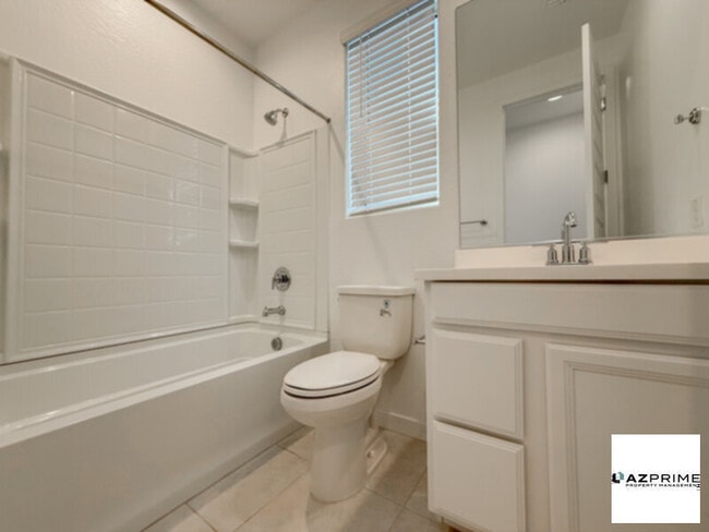 Photo - Stunning 4/3 Phoenix Solar Home Near South Mountain!