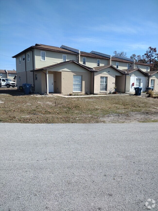 Building Photo - Adorable 2 bedroom 1.5 Bathroom Rental