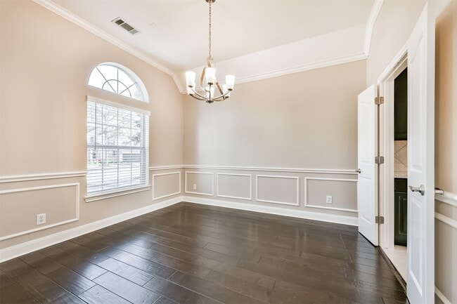 Building Photo - 1712 Hidden Brook Ln