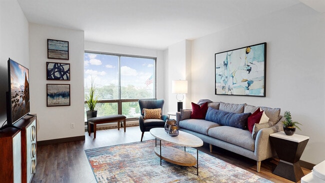 Midtown Crossing Apartments