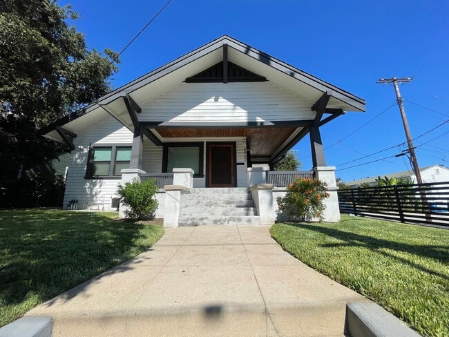 Building Photo - 6902 N Figueroa St Rental