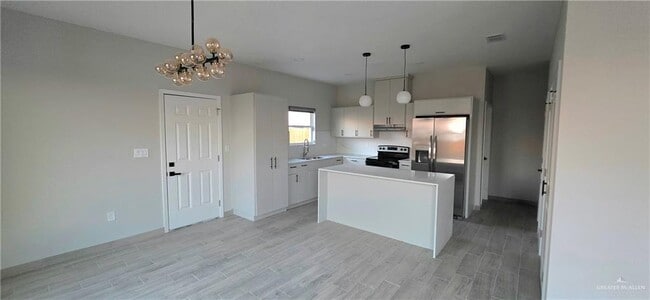 Photo - 15 Selena St