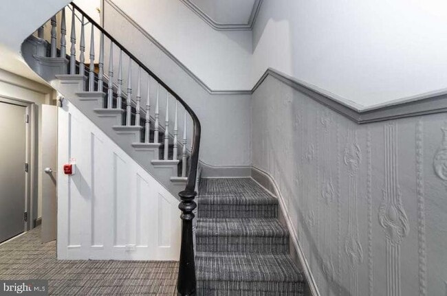 Building Photo - 1316 Pine St Unit 3R