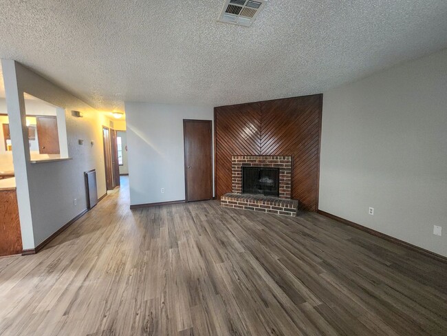 Photo - 4104 N Market Ave