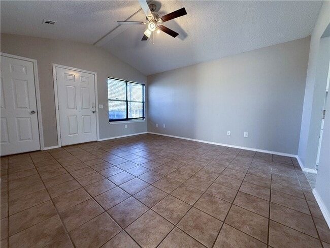 Building Photo - 1214 NE Monroe St