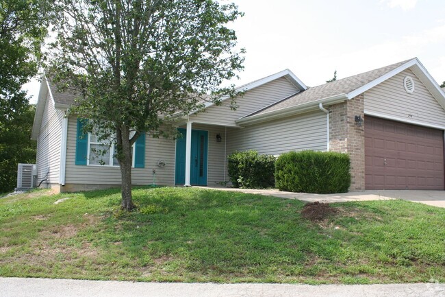 Building Photo - 3 Bedroom 2 Car Garage Duplex in Branson Rental