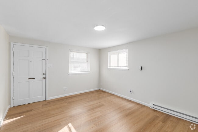 2BR, 1BA - 800SF - Living Room