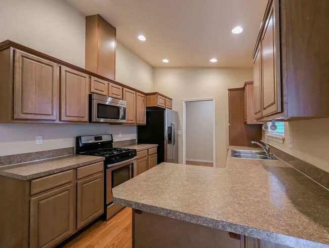 Photo - 4922 109th St NE Unit B