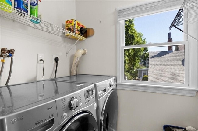 Photo - 146 Dana Ave Unidad r