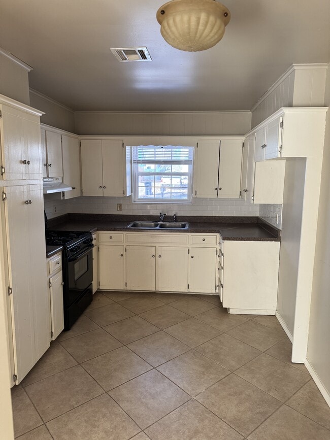 Photo - 1013 W Atlanta Ct
