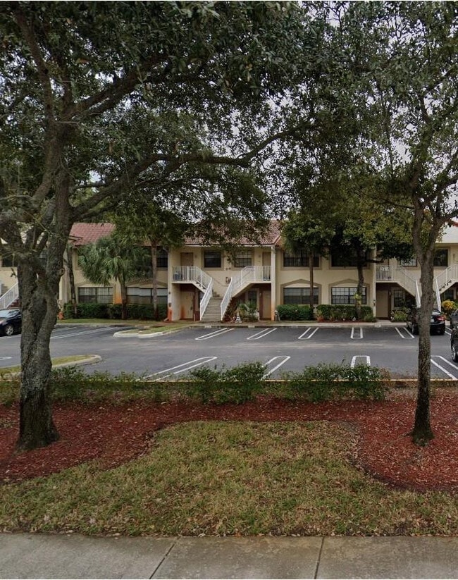 Building Photo - 2840 Coral Springs Dr Unit 2840