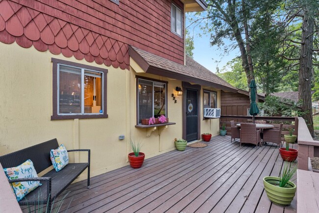 Photo - 922 Berne Dr