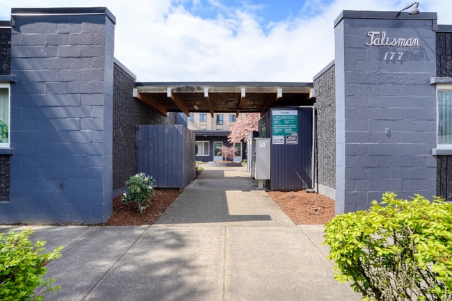 Photo - 177 SE 5th Ave Unidad A