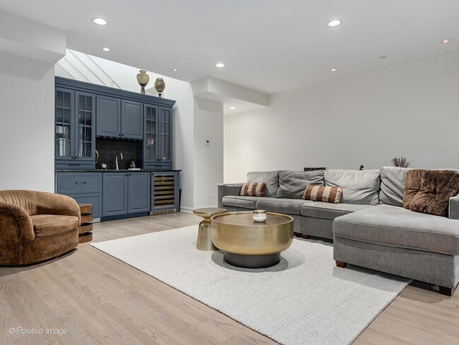 Photo - 24 N May St Unit 333