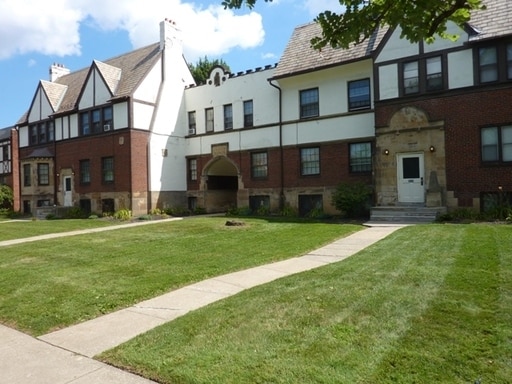 Tudor Manor - Tudor Manor Apartments