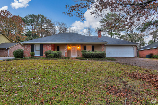 Building Photo - Impressive Brick Home in Ridgeland, MS