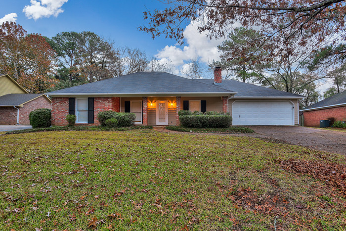 Impressive Brick Home in Ridgeland, MS - Impressive Brick Home in Ridgeland, MS