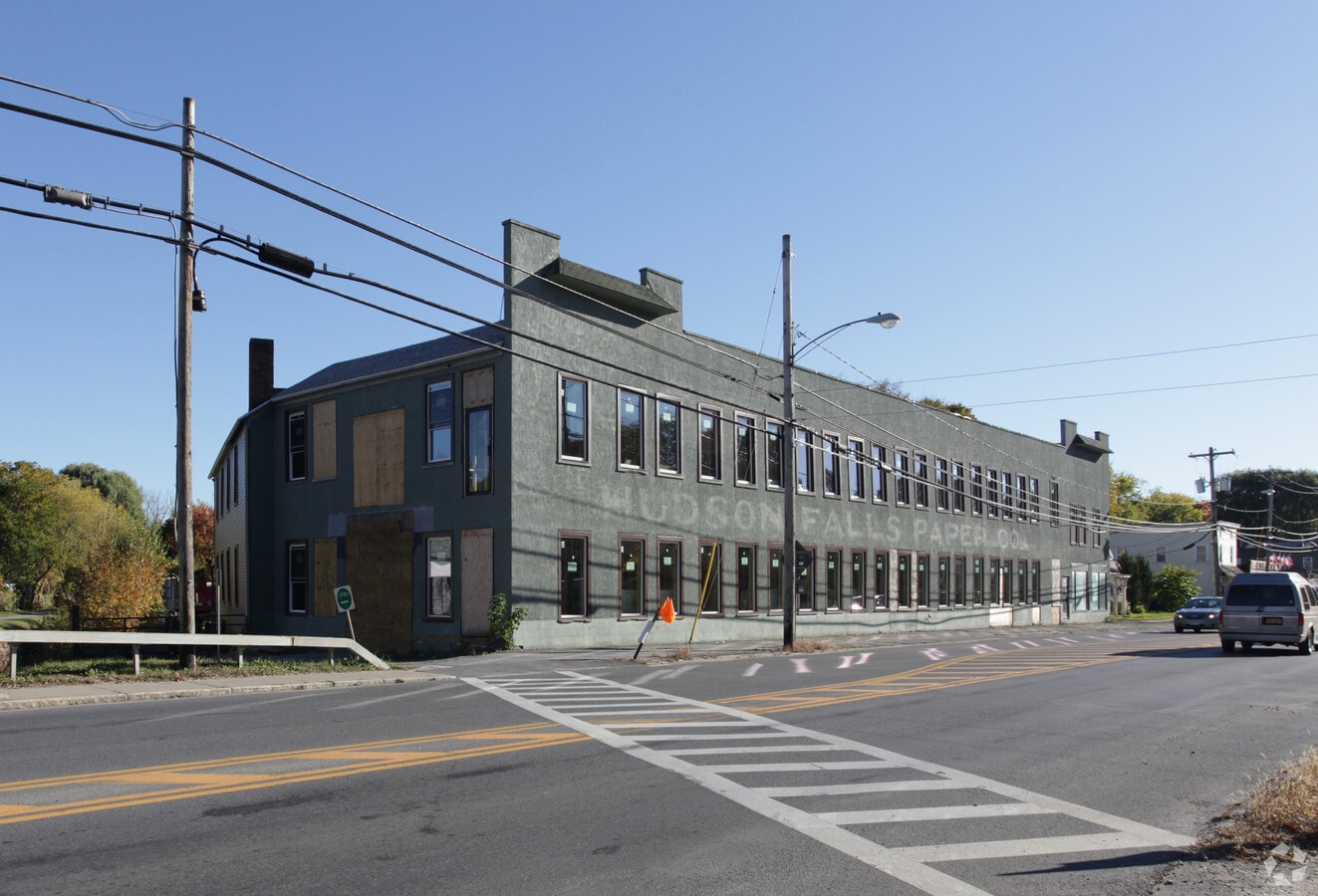 Photo - 264 Main St
