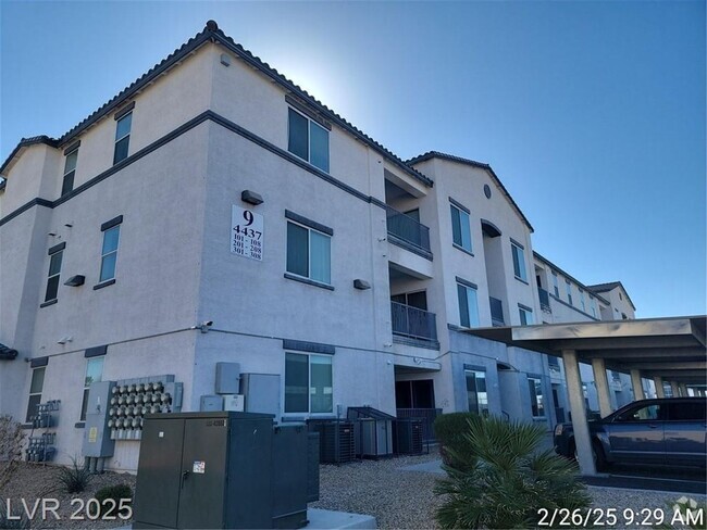 Building Photo - LOCATED JUST MINUTES FROM NELLIS AFB IN GU... Rental