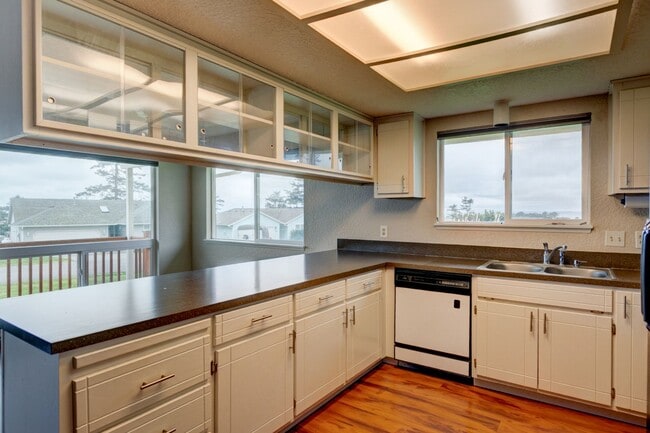 Photo - 2 Bedroom 2 Bath Sierra Neighborhood Home with Water View