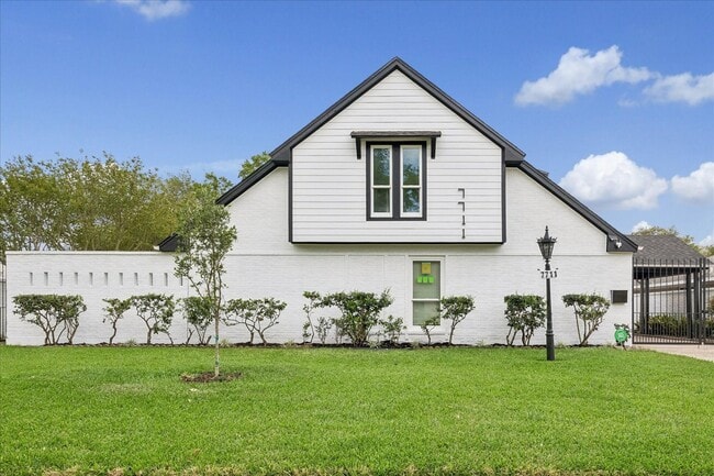 Photo - 7711 Meadowvale Dr