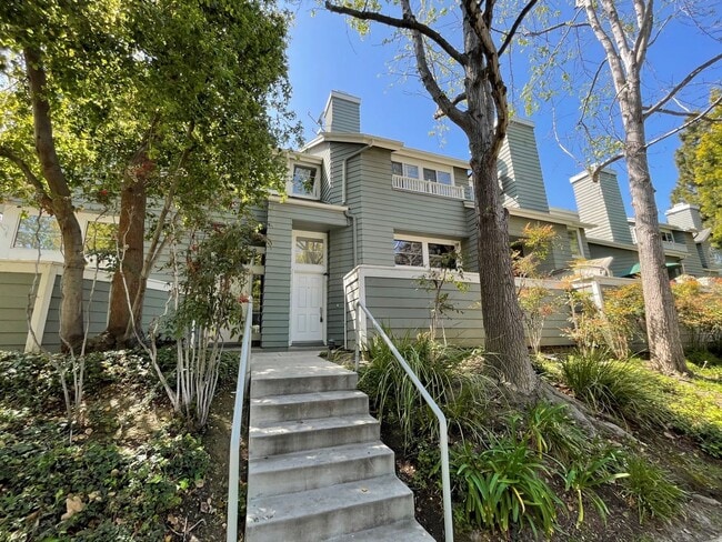 Building Photo - Desirable Cape Weston Condo