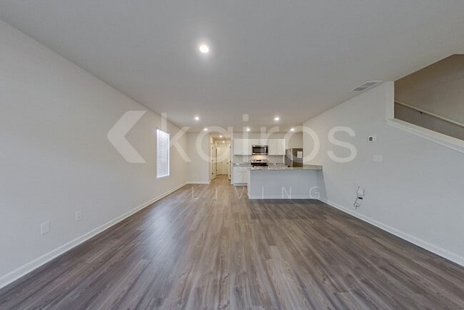 Photo - 329 Ironwood Ct