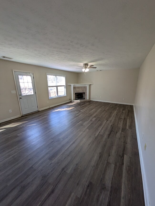 Photo - 375 Searchlight Dr