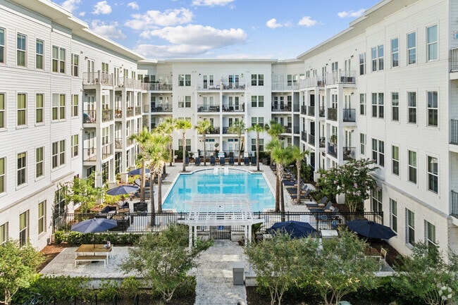 Pool - Avalon at James Island