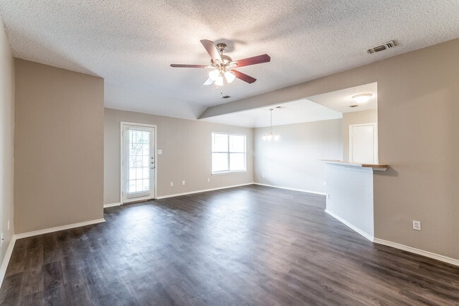 Photo - 1433 Spicewood Dr