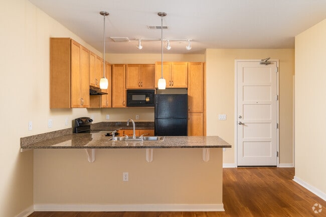 1BR, 1 BA - 810SF - Residence at University Hills