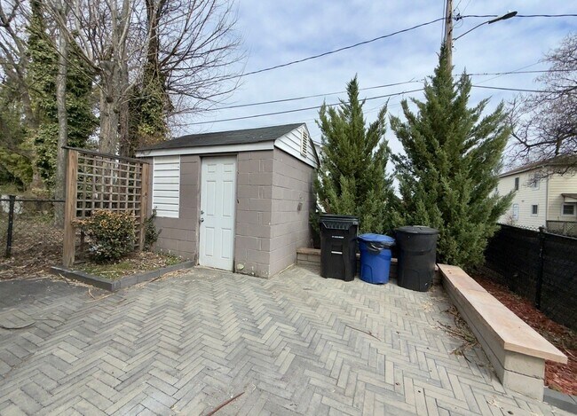 Photo - 123 Walnut Ave