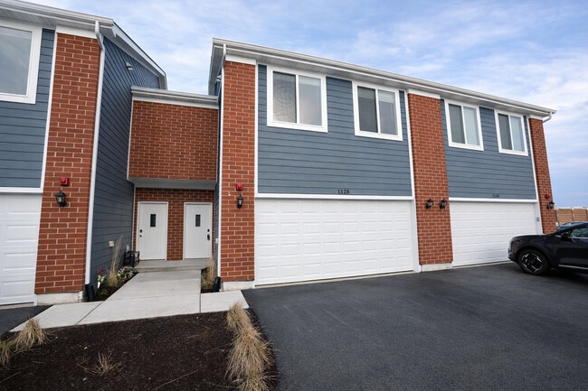 Building Photo - 1128 Gillespie Ln