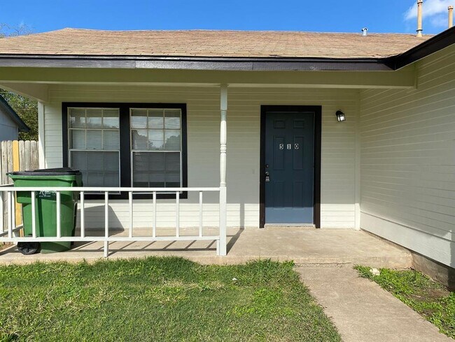 Photo - 510 Willowbend Cove