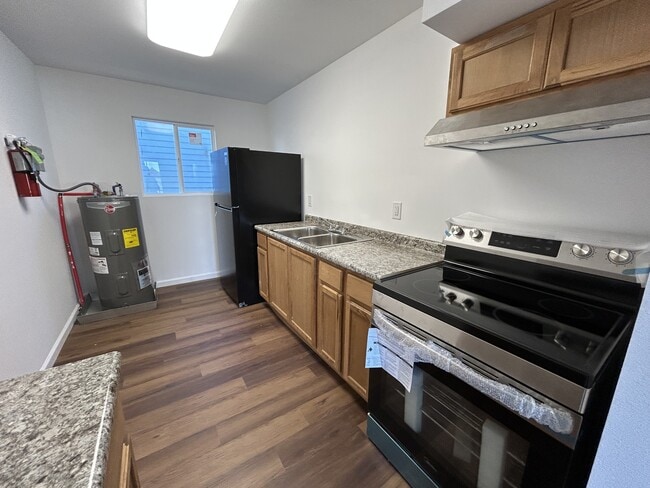 Photo - 3318 Broadway St