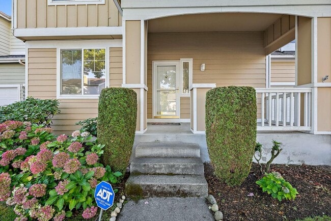 Photo - Modern 4-Bedroom Home with 5-Piece Primary...