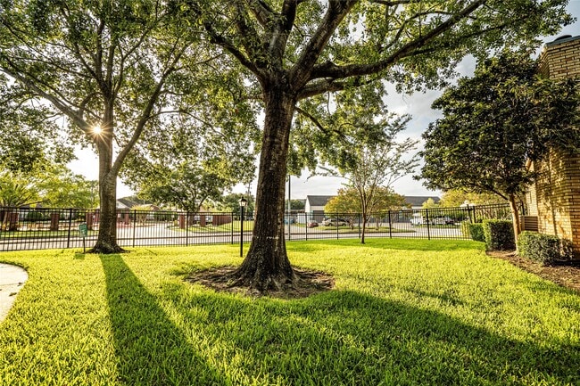 Building Photo - 1515 Sandy Springs Rd Unit 1001