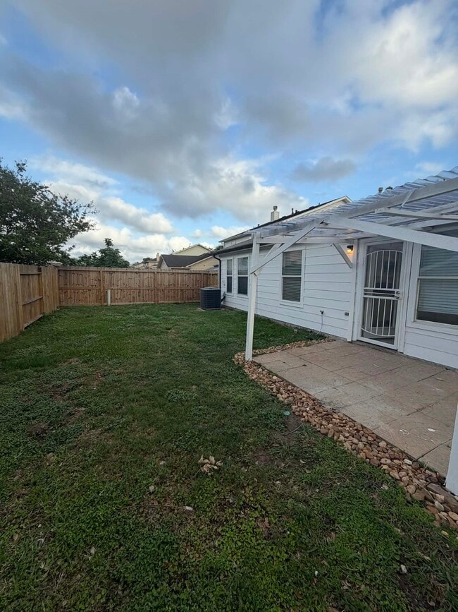 Photo - 13426 Sanderford Ln