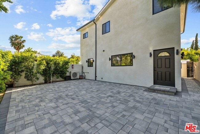 Photo - 6245 McLaren Ave