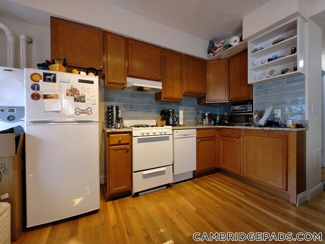 Photo - 1054 Cambridge St Unit 2R