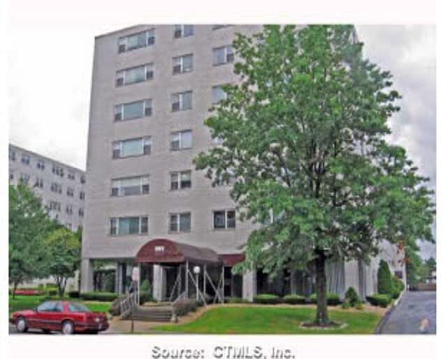 Building Photo - 893 Farmington Ave Unit 2A Rental