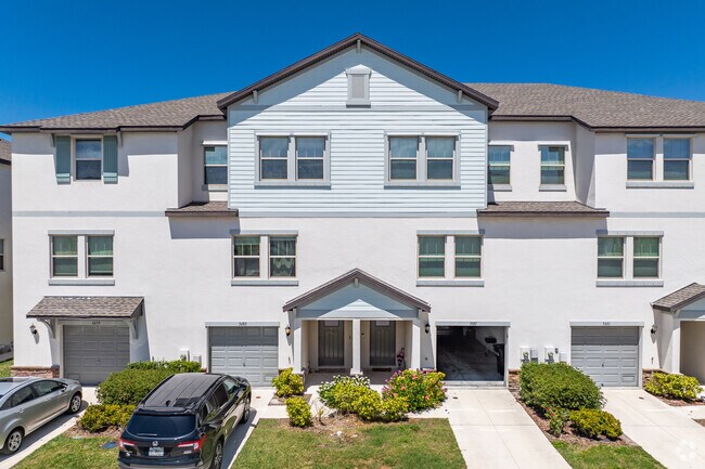 5653-5669 Mercado Dr Port Richey, FL - Avila Bay
